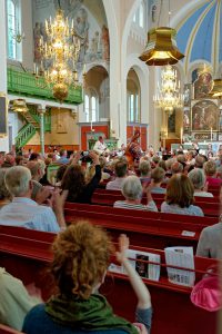 Avslutningskonsert med festivalorkestern, Nora kyrka. Orkesterkurs för unga 2016 Foto: Peo Quick