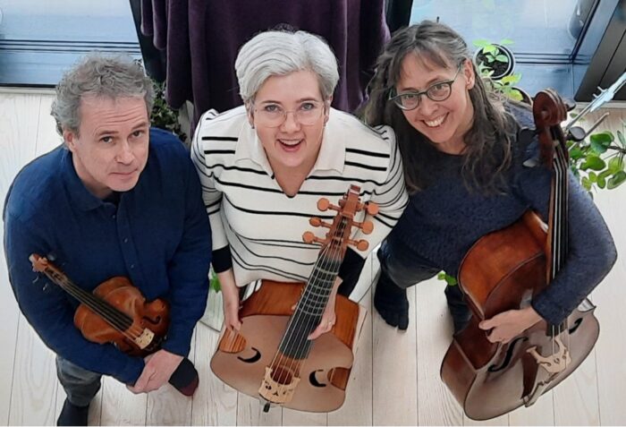 Lars Warnstad barockfiol, Keren Bruce Westerlund viola da gamba, Louise Agnani barockcello. Saknas Jonas Nordberg luta-teorb. Foto Sebastian Westerlund